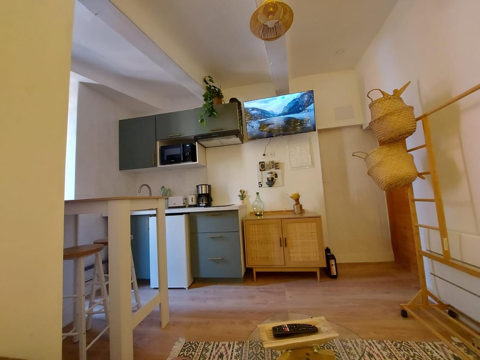 Le King & Suites Etoilees Gréoux-les-Bains Extérieur photo