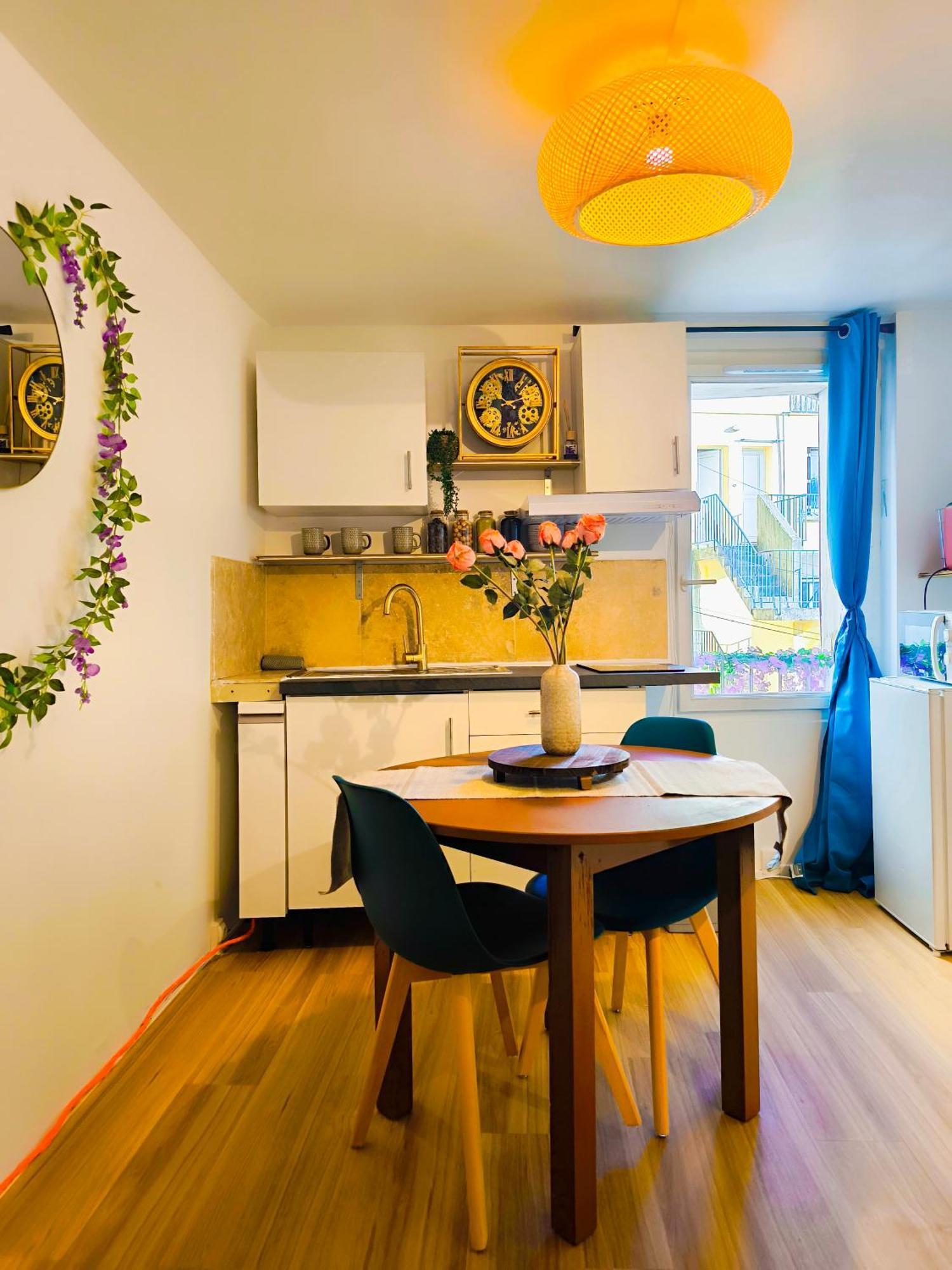 Le King & Suites Etoilees Gréoux-les-Bains Extérieur photo